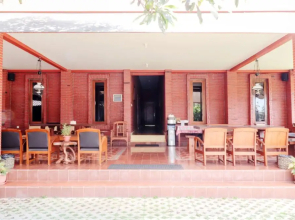 Pak Dhe Homestay