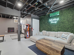 Amenity-filled Retreat by Jfbb-pickleball-gameroom