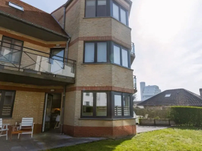 Bright Apartment With Large and Sunny Garden