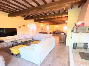 Sleeps 10 Pool, Grounds, Villa, Veranda, Child Play Area - all Beautiful Wifi