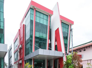 OYO 281 OM Hotel