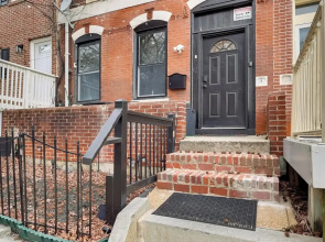 1 Mi to Dtwn Wilmington: Convenient + Cozy Home!