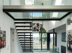Uno - St Ives