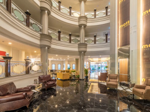 Motto Premium Hotel & Spa