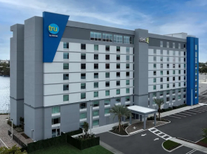 Home2 Suites by Hilton Miami Airport South Blue Lagoon