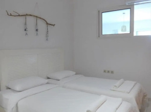 "kalamaki Plaza Apartments 'psari'"
