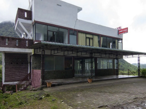 Oyo 1543 Sibayak Ncole