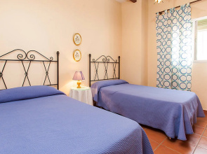 Villa Laura 33244