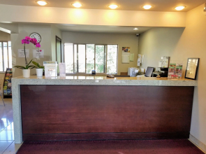 Aladdin Inn & Suites