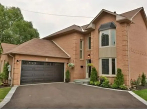 Mississauga Manor - Meadowvale