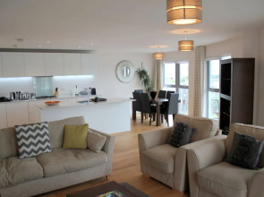 The Luxurious Semi-Circle - Peymans