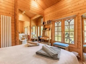 Violet Lodge
