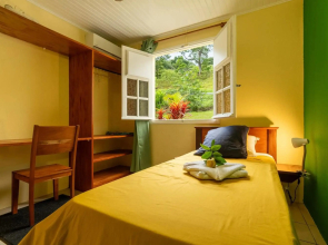 Maison d'une chambre avec jacuzzi jardin clos et wifi a Saint Joseph