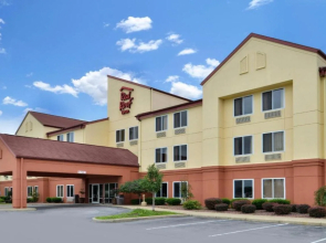 Red Roof Inn Clyde