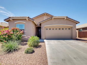 Remote Workers Welcome: Chandler Home w/ Fire Pit