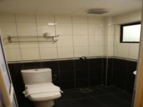 OYO 124 Hotel Seniman Sentul (Sanitized Stay)