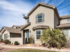 Red Cliffs Getaway 3 Bedroom Townhouse