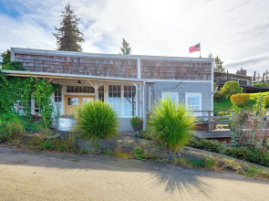 Gig Harbor House w/ Private Beach + Views!