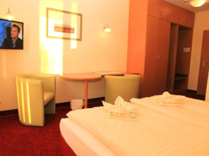 Strandhotel & Restaurant Mirow