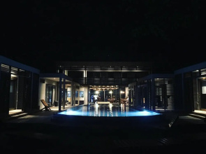 99 Surf Lodge