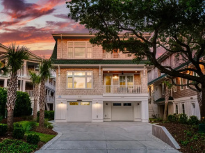 Gallery By The Sea by Sea Scape Properties