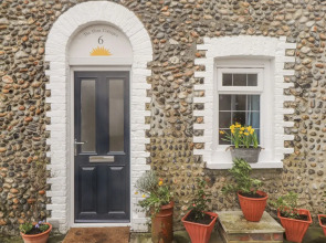 6 Flint Cottages