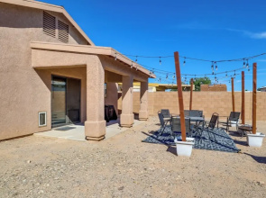 Inviting Bullhead City Gem: 3 Mi to Colorado River
