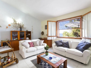 Villa sulla riva della marina di Sorso 3 camere veranda sul mare giardino