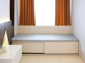 Luxurious Studio With Long Golf View At Grand Sungkono Lagoon Apartment