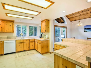 Hot Tub Access, Near Skiing: Tahoe Donner Cabin