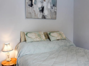 Perrys Impeccable 1-bed Apartment in Poole