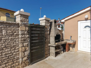 Beautiful Home in Pula With Wifi and 2 Bedrooms