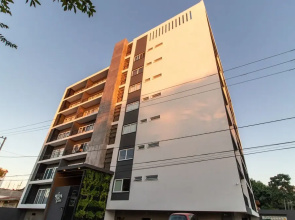 Niza Five Luxury Beach Apartments