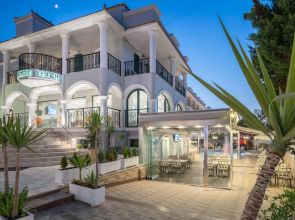 Denise Beach Hotel