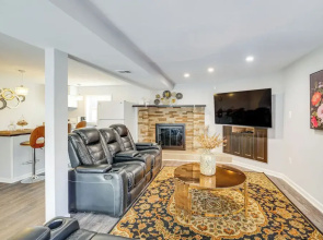 Pet-friendly Woodbridge Retreat Near Potomac Mills