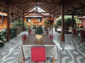 Crecia Guest House by OYO Rooms