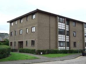 1 Bedroom Studio Flat With Free Parking Sleeps 2