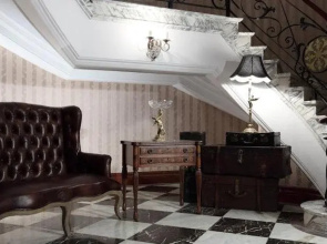 Aaron'S House