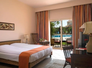 Swiss Inn Pyramids Golf Resort & Swiss Inn Plaza
