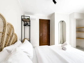 The 2bdr Radiant Residence 5 min to Airport