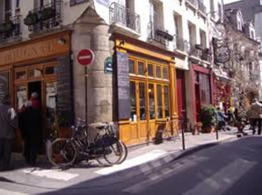 Paris Interiors Rentals - Le Marais Pompidou Center