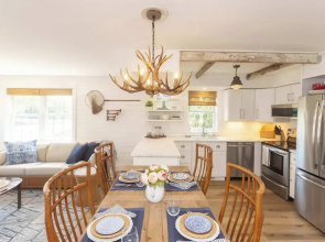 Heaven on Earth! 2 BDR Fontana Flat, Walk to Lake
