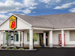 Super 8 By Wyndham Monteagle Tn