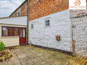 Centrally Tucked Away Private 4bed - Free parking! By Hinkley Homes Short Lets & Serviced Accommodation