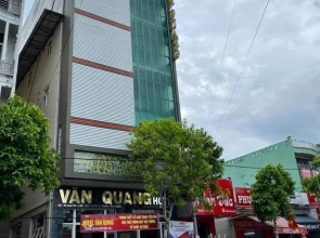Khach San Van Quang