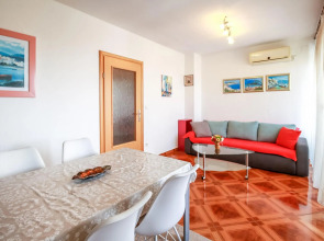 Simplistic Apartment in Malinska near Sea