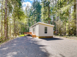 Hoodsport Vacation Rental w/ Private Lake Access!