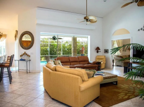 1372 Leland Way