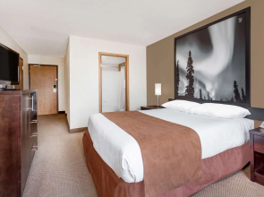 Super 8 by Wyndham Prince Albert