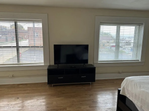 Roosters Crow 1 Bedroom